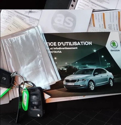 Skoda Octavia cena 37500 przebieg: 219000, rok produkcji 2020 z Tarnów małe 211